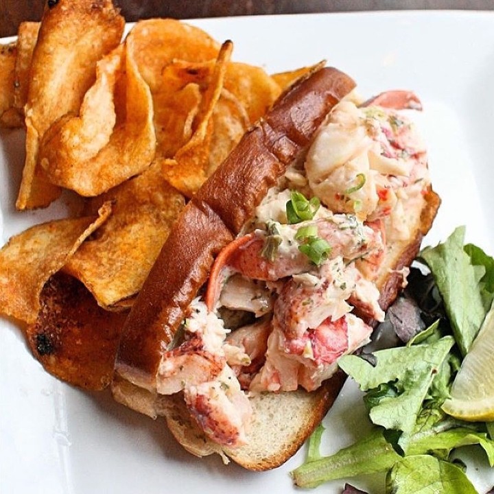 New England Lobster Roll Pearlz
