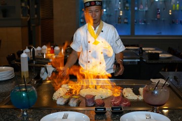Koji Japanese Steakhouse & Sushi