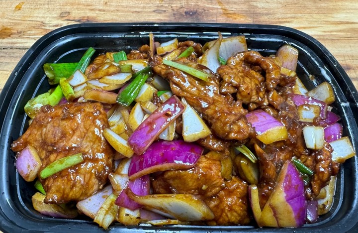 葱爆牛柳 Mongolian Beef w. Scallions & Onion $23