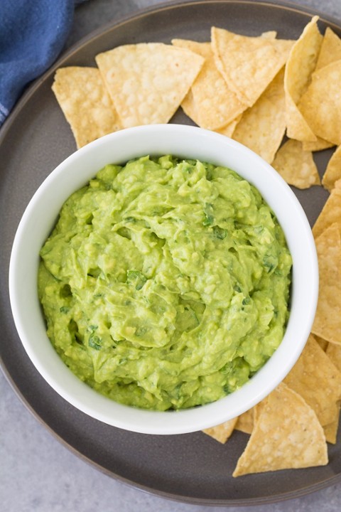 GUAC & CHIPS (8)