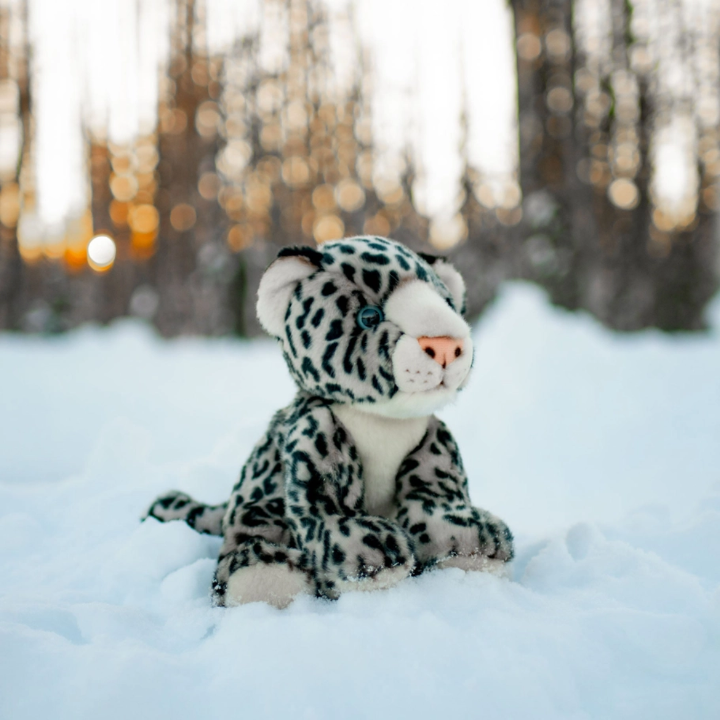 12" Stuffed Snow Leopard-280