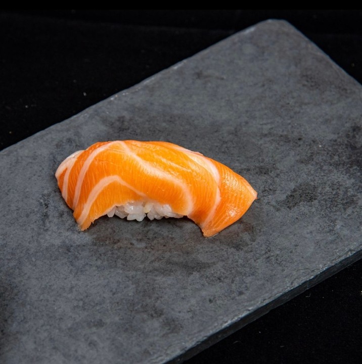 Salmon (SAKE) Sushi