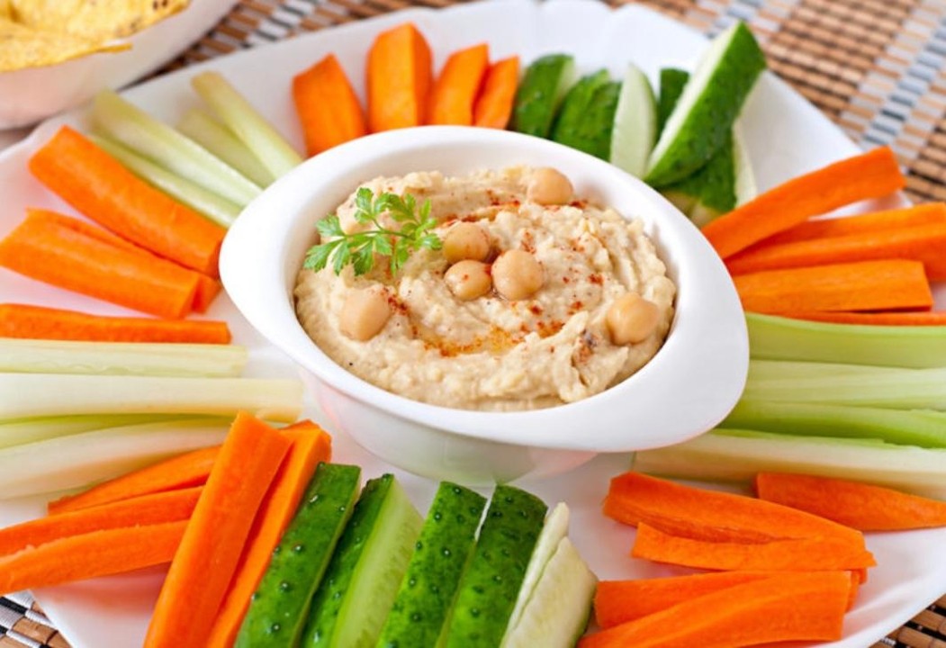 Hummus with Raw Vegetables App