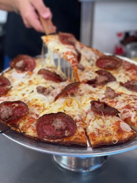Old School Pizza and Wings by Parkers
oldshoolavonlake.com