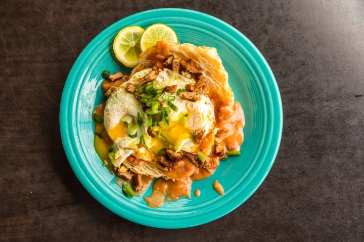 Sausage, Egg & Gravy Bowl Croissant