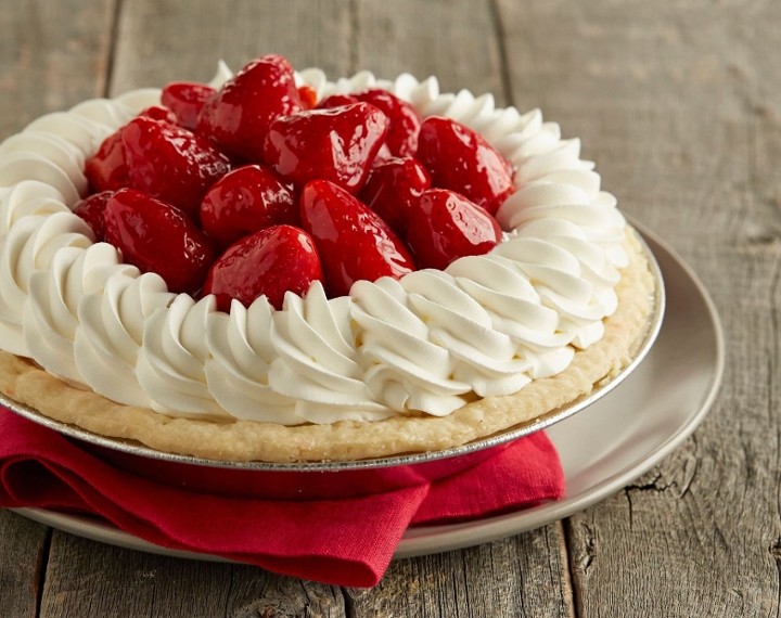 Fresh Strawberry Pie with Ring of Whipped Cream