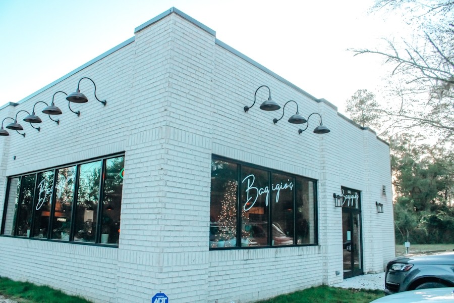 Bagigio’s 8954 Woodville HWY