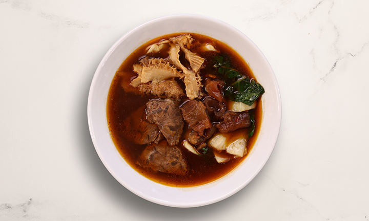 D03 Beef Noodle Soup Tendon/Tripe-Thin 三寶牛肉麵-細