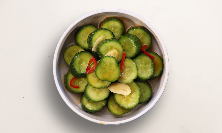 J01 Marinated Cucumber Salad 涼拌小黃瓜