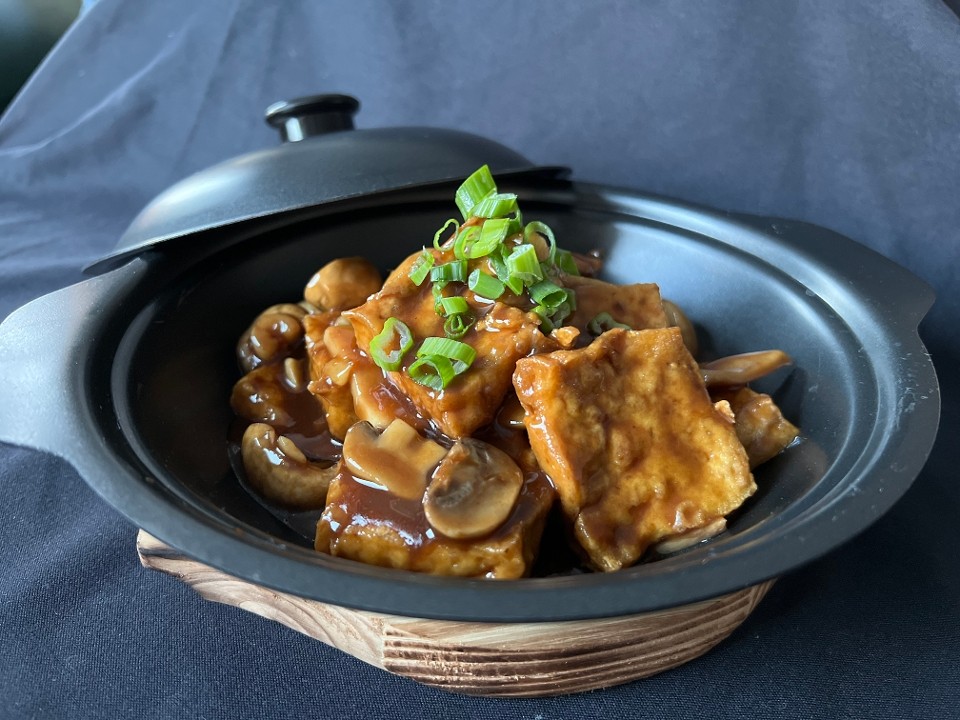 Triple Mushroom Tofu Pot 三菇豆腐煲