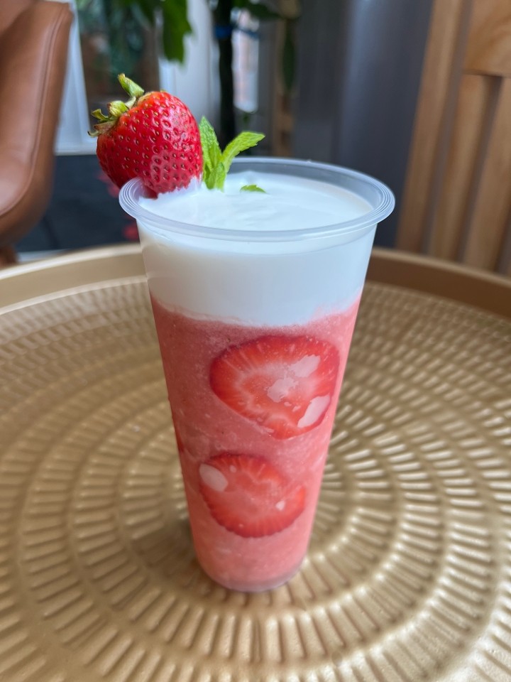 Strawberry Pop Sorbet w. Cream Cap 草莓奶盖爆爆冰