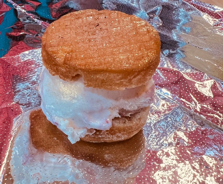 Dolce Bite (mini ice cream sandwich)