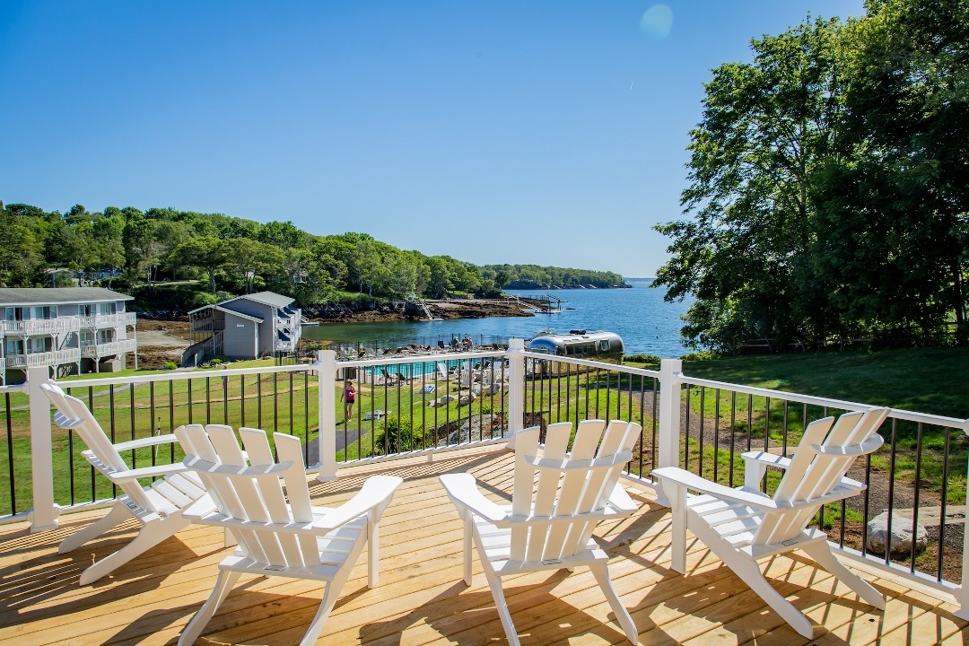 727 Ocean Sunset Bar