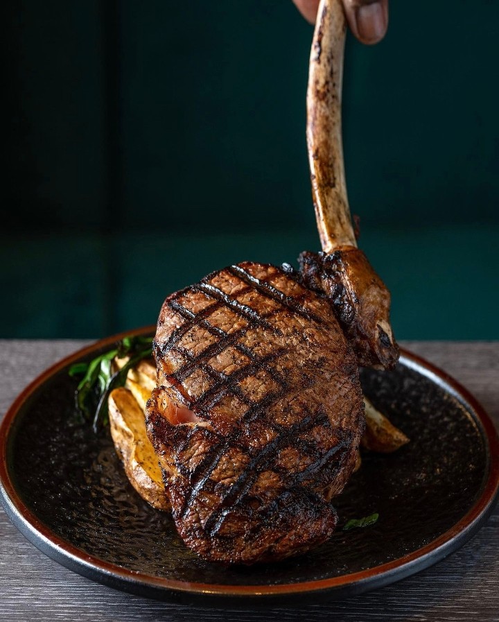 Jesiree's Chop House & Lounge