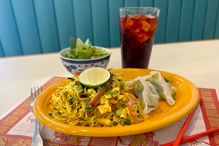 Lunch Combo Singapore Curry Rice Noodles