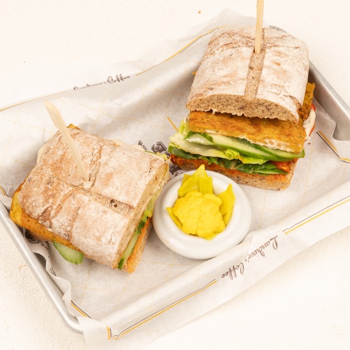 vegan omelet sandwich (v)