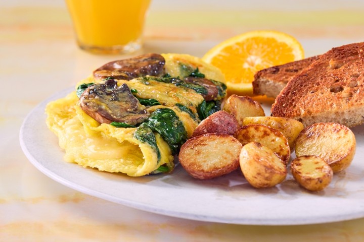 Omelette w/ mushrooms, spinach & cheese