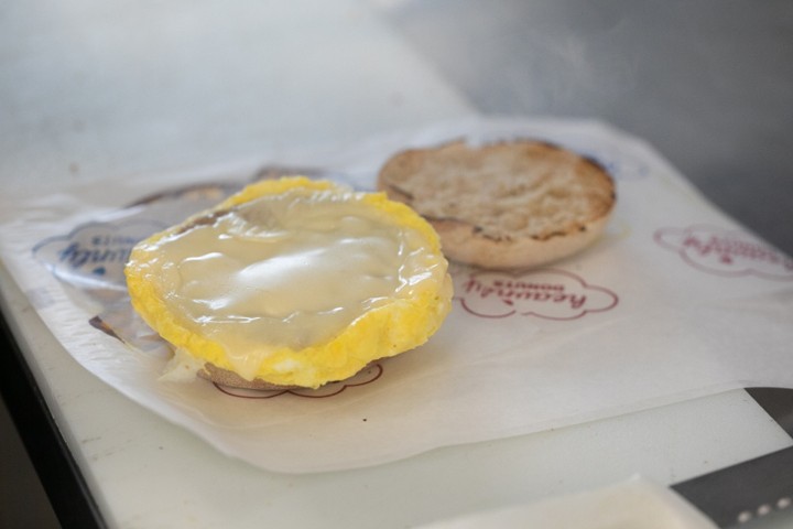 Fresh Cracked Egg & Cheese Sandwich
