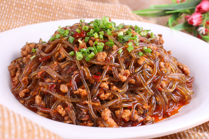 Minced Pork with Mung Bean Noodles and Pickled Chili Peppers 蚂蚁上树