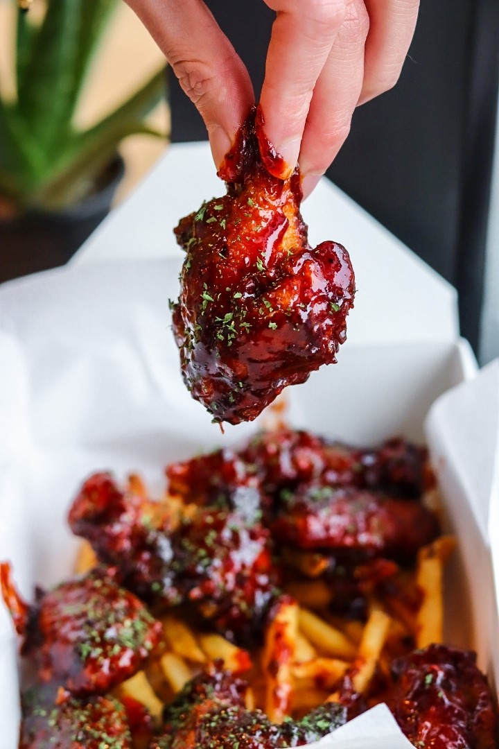 Sauced Chicken Wing 16PC