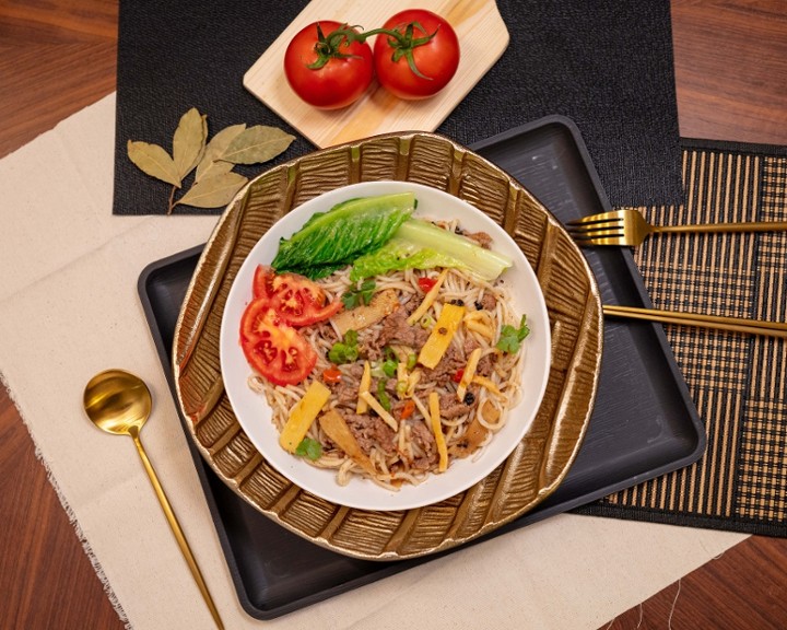 F3. Stir-fried Beef Lauyo Rice Noodle