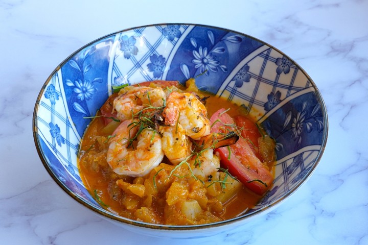 Pineapple curry with grilled prawns 🌶️