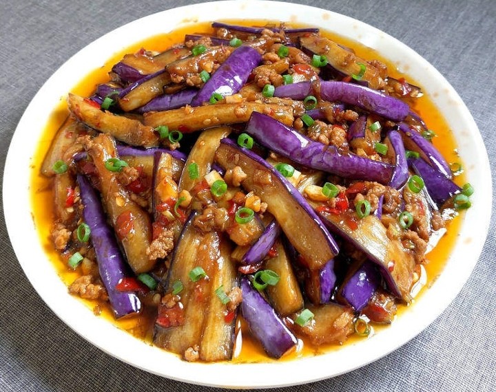 Eggplant With Garlic Sauce鱼香茄子