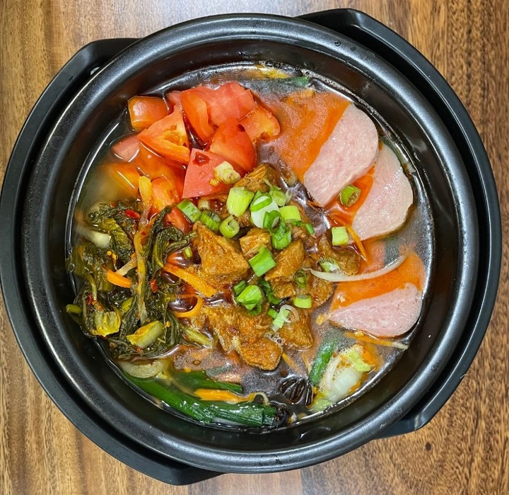 Braised Pork Rice Noodles Soup焖肉米线