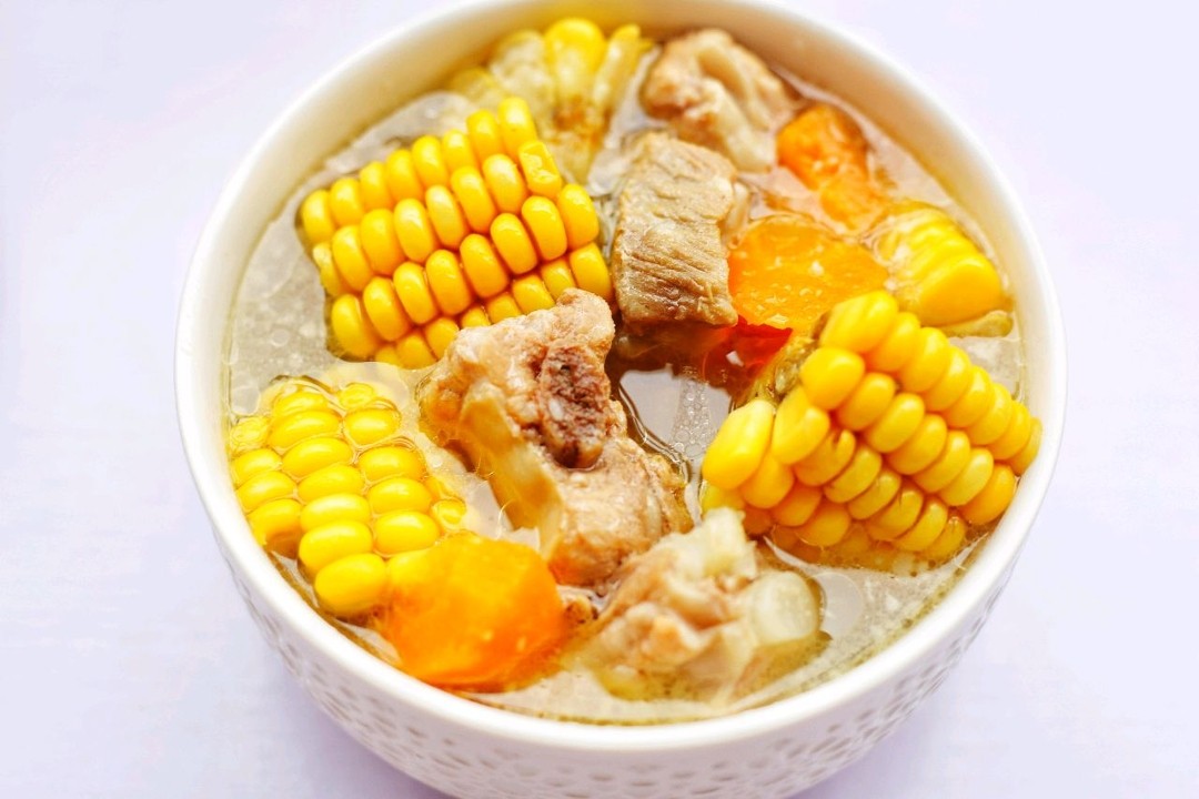 Corn Soup With Pork Ribs益胃排骨玉米炖盅