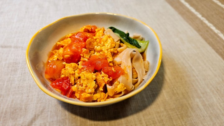 Noodle with fried egg tomato sauce番茄鸡蛋面