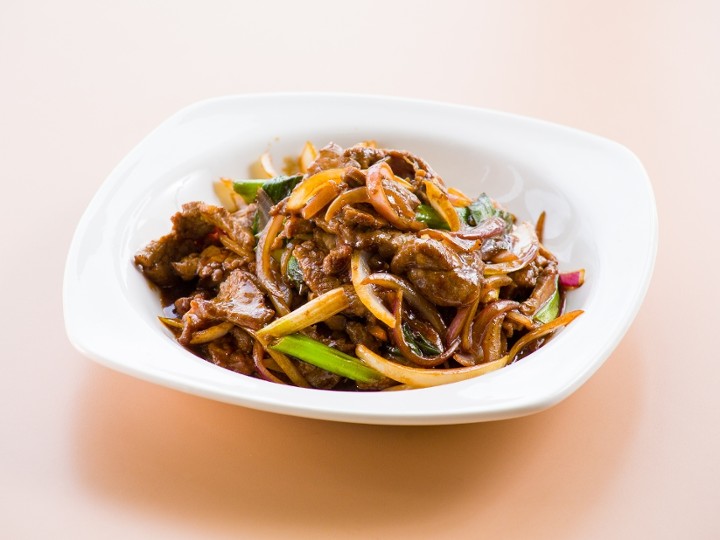Sauteed Beef With Scallion葱爆牛肉