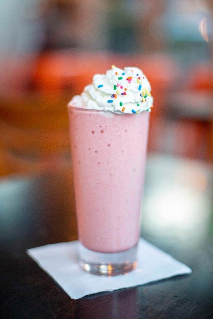 16 oz Strawberry Shake