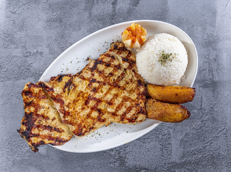 Noches de Colombia Woodbridge PECHUGA A LA PLANCHA