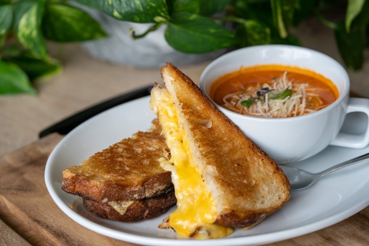 Grilled Cheese & Tomato Bisque