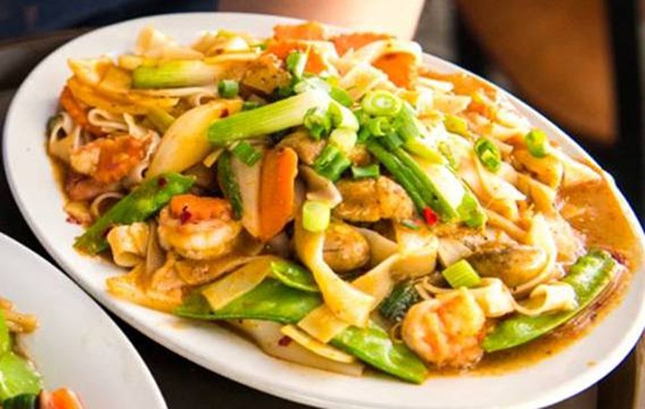 61b. Thai Noodles with Lemongrass