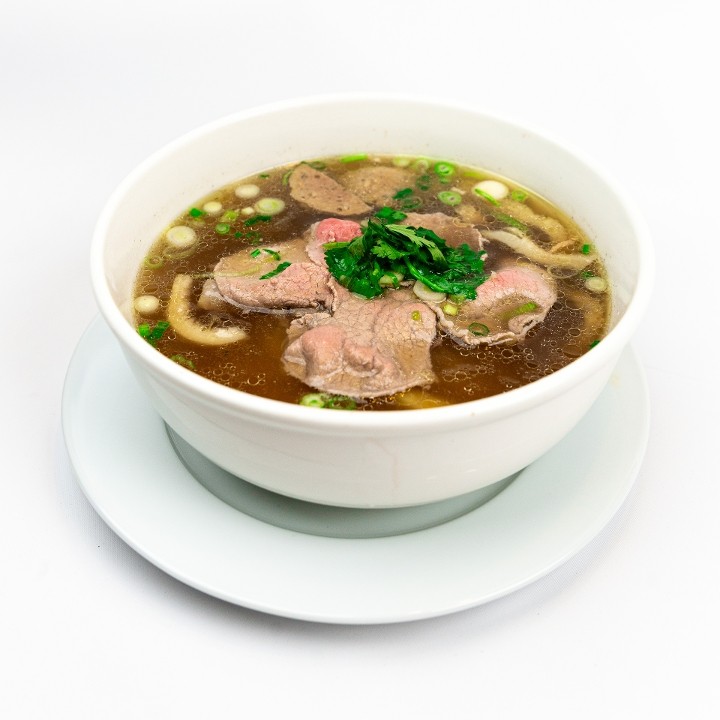 S1. Pho Tái - Rare beef pho