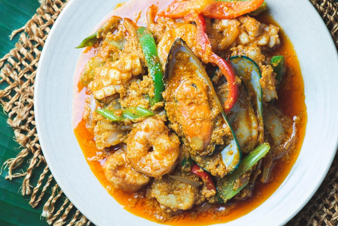 Stir Fried Seafood with Curry Powder