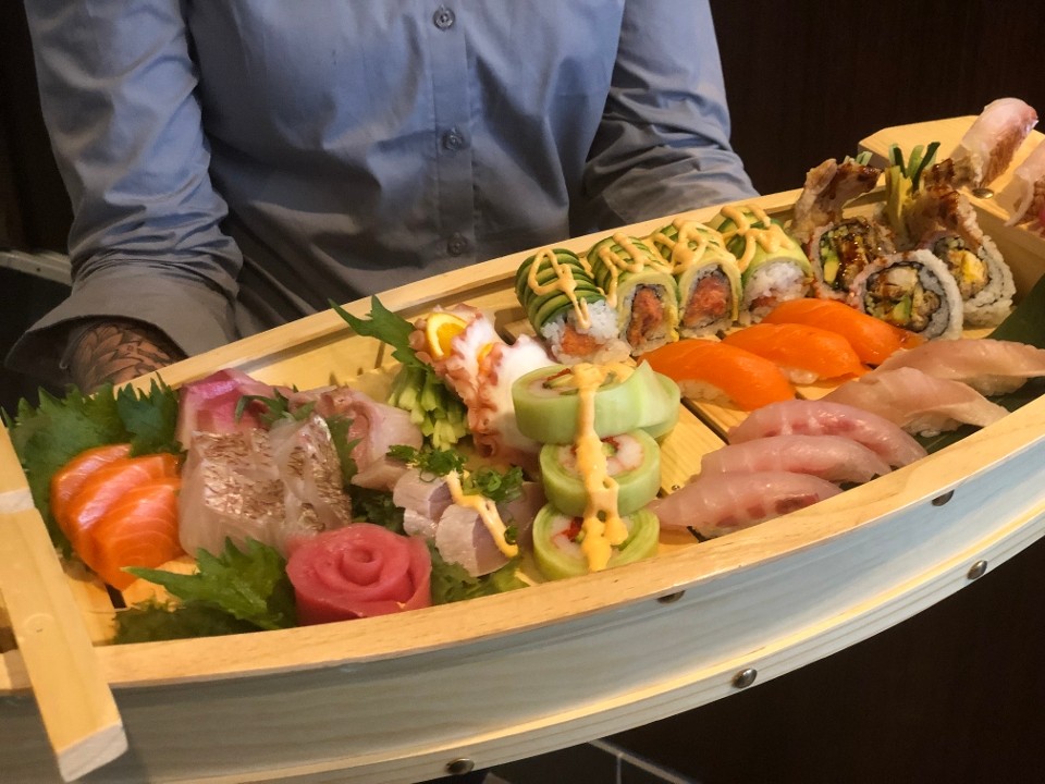★ (2) Sushi Sashimi Boat