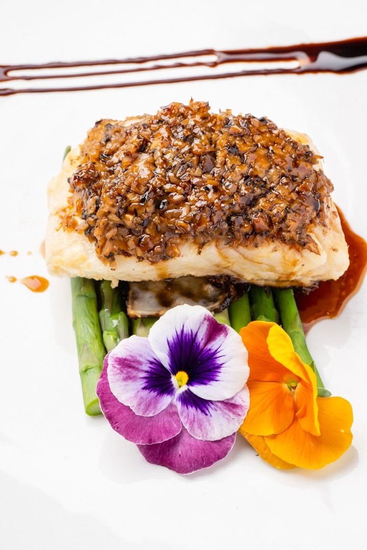 GRILLED SEA BASS WITH ASPARAGUS