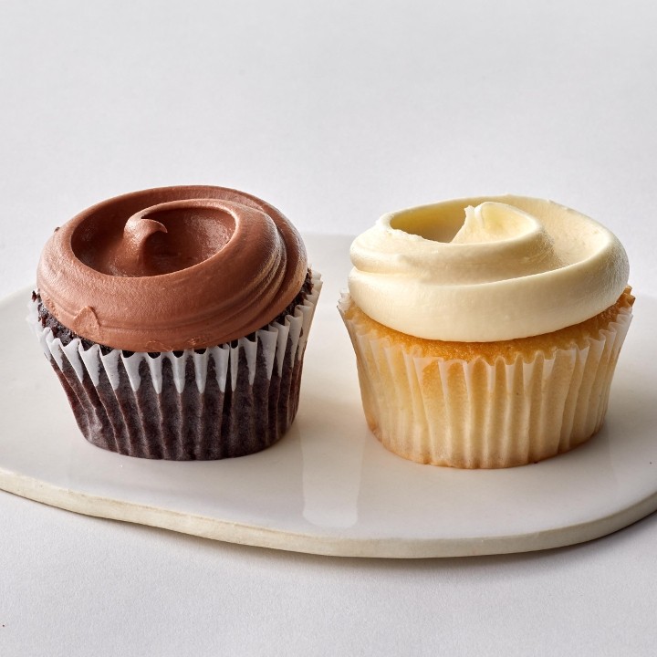 1 Van/Van + 1 Choc/Choc Cupcake to go