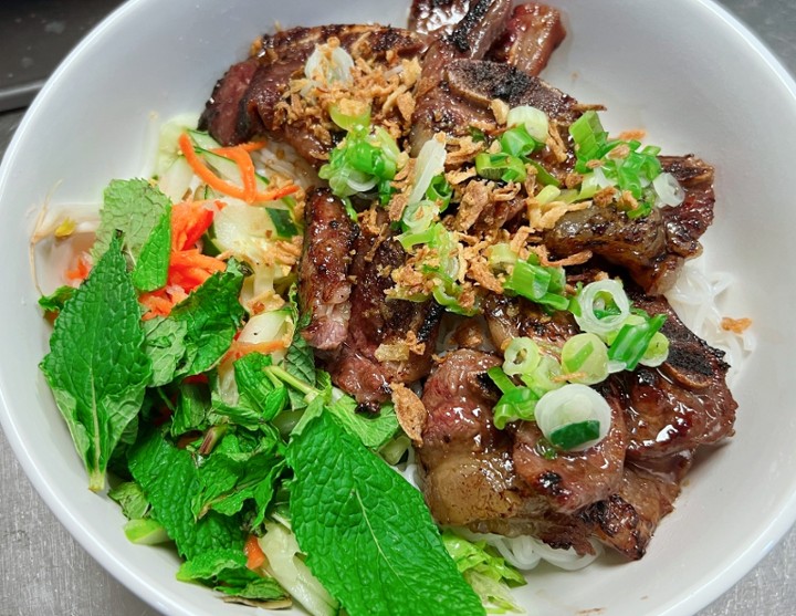 Bun Suon Han Quoc Nuong - Grilled Beef Short-ribs