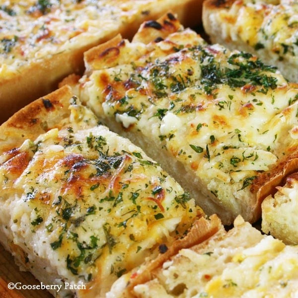 Garlic Bread with Cheese(pizza sauce)