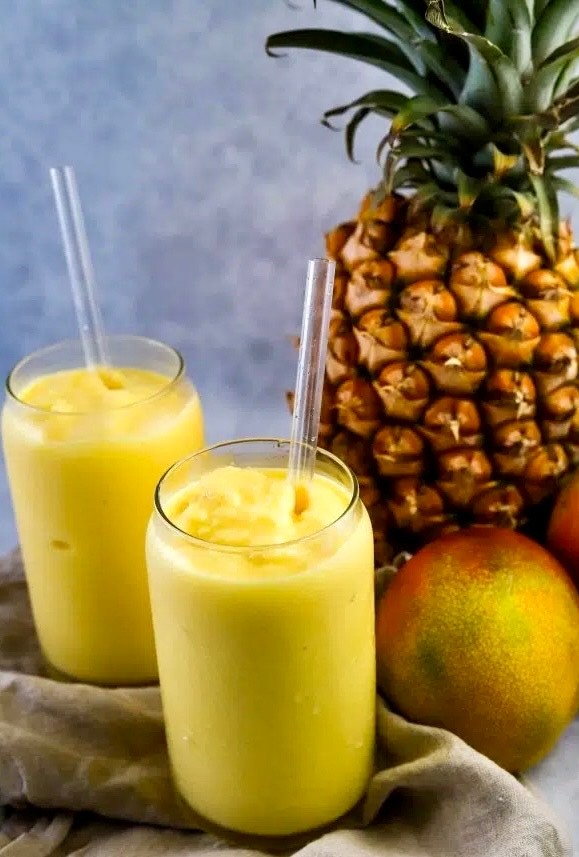 Fruity Hawaiian Mango Pineapple Smoothie