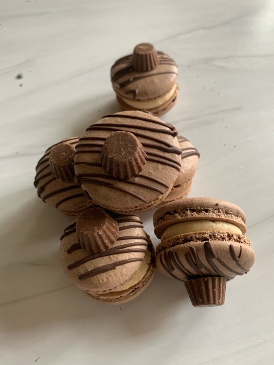 Chocolate Peanut Butter Cup Macaron
