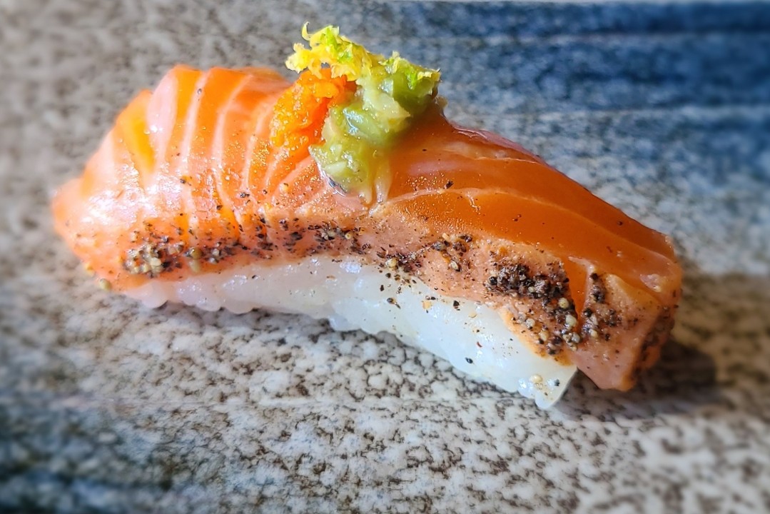 Salmon Tataki Ni