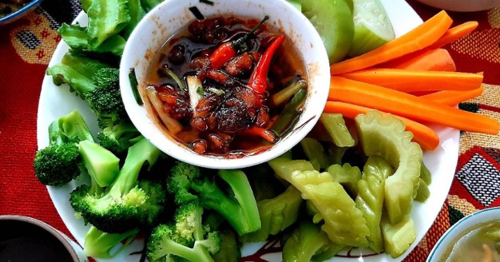 Boiled vegetable- caramelized fish sauce