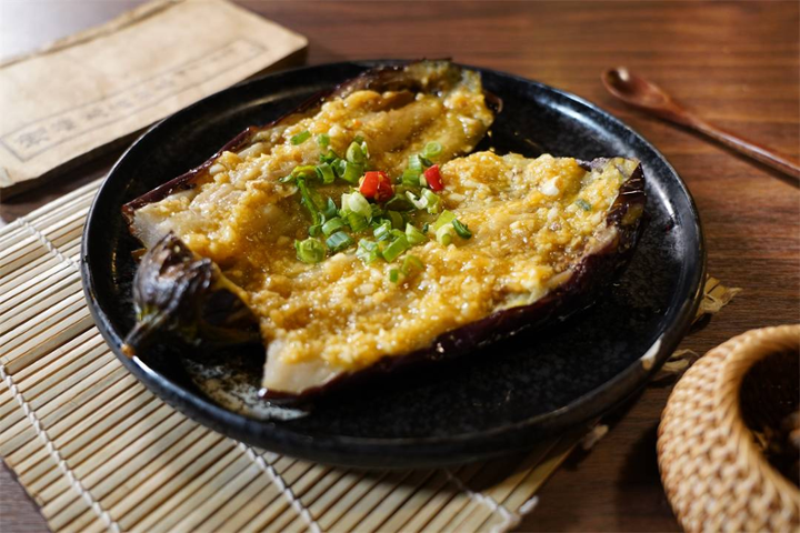 蒜香烤茄子 Garlic Eggplant