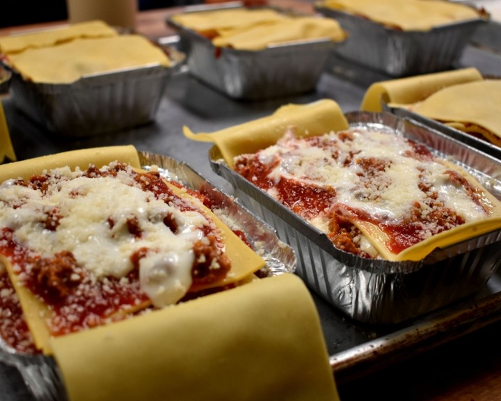 Lasagna Bolognese, hot/refrigerated