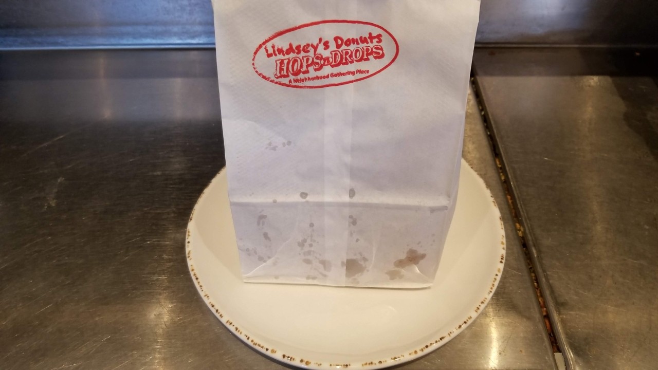 LINDSEY'S DONUTS