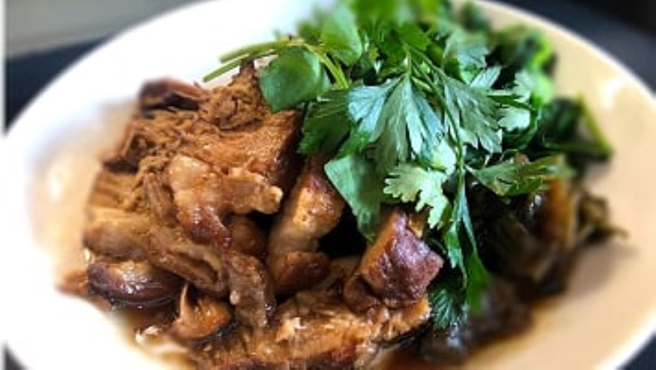 Khao Kha Moo ( Braised Pork Leg )